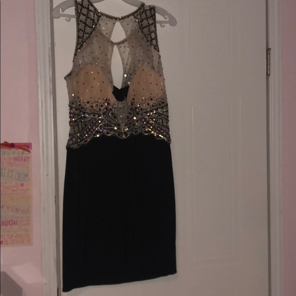 DRESS (BLACK) - Picture 4 of 6